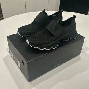 SOREL - Kinetic Impact Strap Sneakers